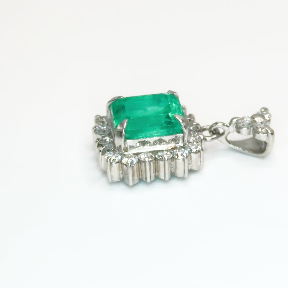 
                  
                    Load and play video in Gallery viewer, 2.28ct Radiant Emerald w/Natural Diamond Halo Pendant in Platinum
                  
                